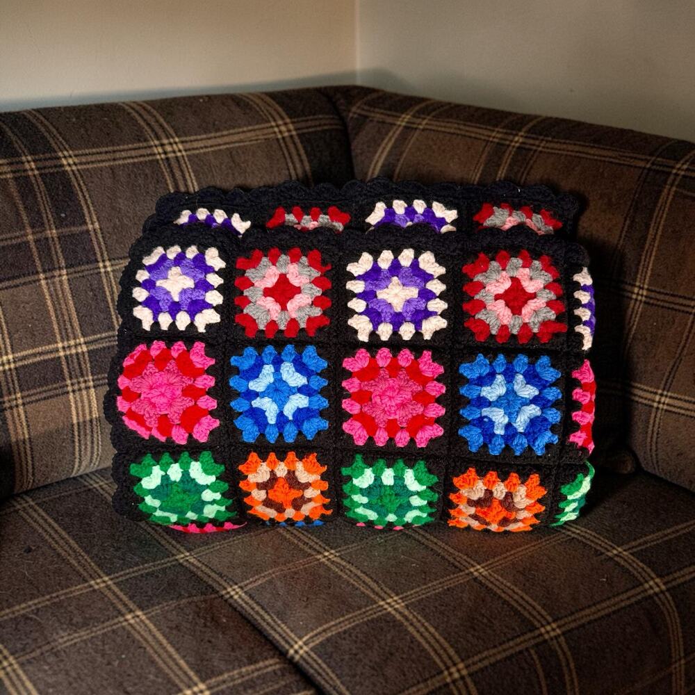 VTG 77" x 58* Black & Multicolored Granny Square Crochet Afghan Throw Blanket